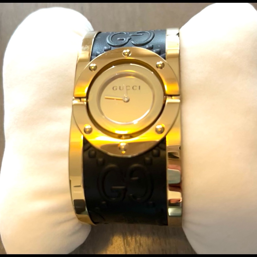 GUCCI WATCH * Authentic, Sold out!! *